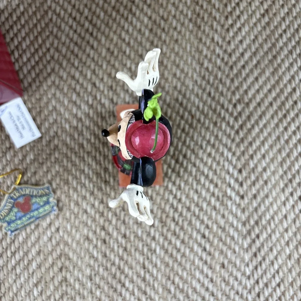 Disney Traditions Jim Shore Merry Minnie Mouse Figurine 4051967